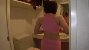 ぐうたら生活から一転！実家追い出しのボンビーガールが精飲＆中出しで稼ぐ！