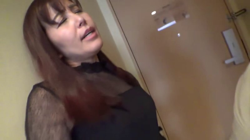 熟女ダンス講師、年下青年に開発され、連続絶頂で中出しを求める変態化物語