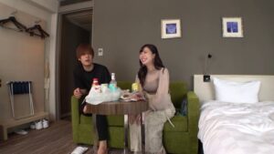 ずらしハメっくすに夢中！25歳お姉さんが新宿で体験した甘美な一夜と甘えた声