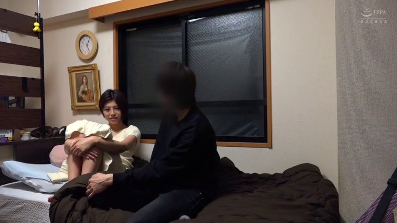 部屋に連れ込んだ長身美形大学生との高揚感！ハリツヤ巨乳を堪能する瞬間